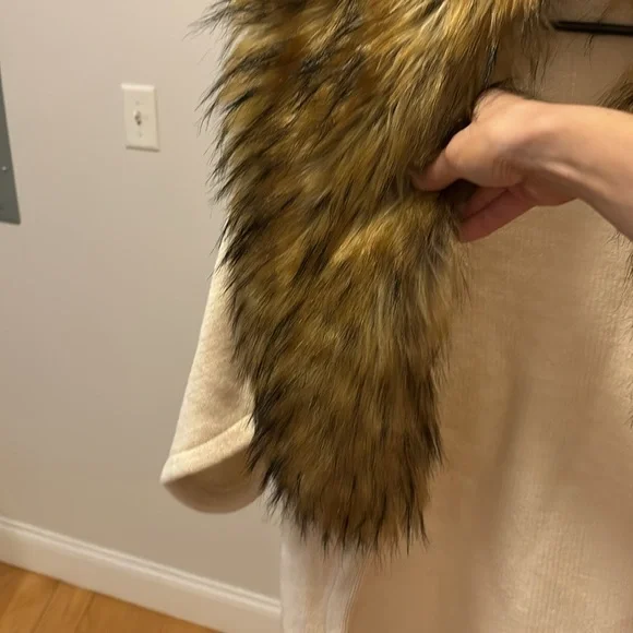Bebe cardigan with fur neck trim - Picture 2 of 2